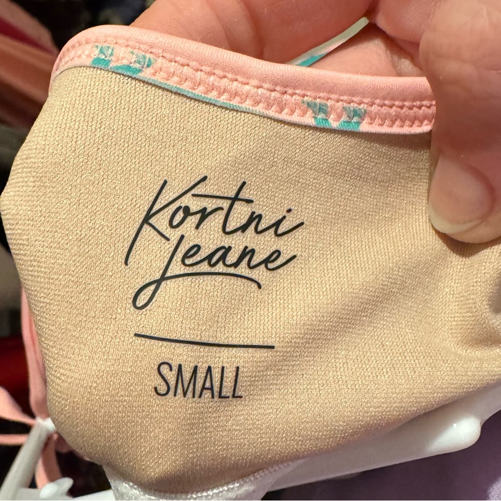 Kortni Jeane Pink Cropped Swim Tank Top – Alligator Print, Size Small, NWT - Picture 12 of 12